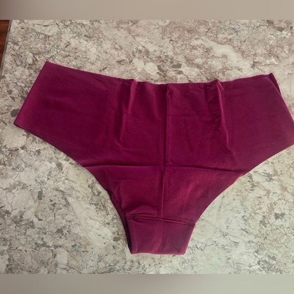 VS PINK Christmas No Show Cheekster Panties Large Multi 5 Pack NEW - Picture 6 of 10